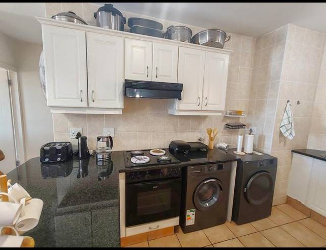 3 BEDROOM PROPERTY TO RENT IN LAWRENCE ROCKS